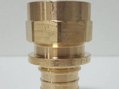 366073001 Переходник с внутренней резьбой Rehau Rautitan RX 32 x 1" В