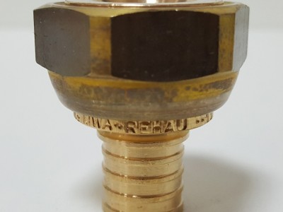 Муфта с накидной гайкой Rehau Rautitan RX 16 × 3/4" В