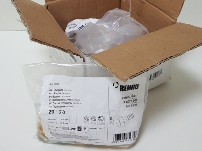 Переходник с накидной гайкой Rehau Rautitan RX 20 x 1/2" В