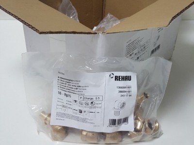 Угол Рехау 16 x 1/2" В внутренняя резьба