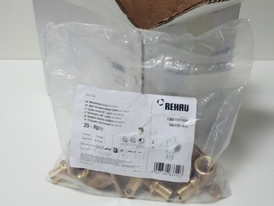 Колено настенное с внутренней резьбой Rehau Rautitan RX 20 x 1/2" В