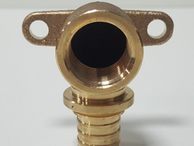 Угол настенный с внутренней резьбой Rehau Rautitan RX 20 x 1/2" В купить Киев