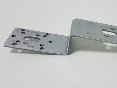 105532-008 Кронштейн Rehau Z 30 купить киев