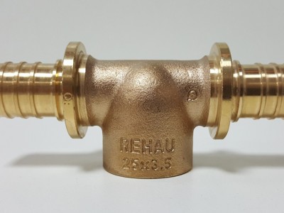 366020001 Тройник с внутренней резьбой Rehau Rautitan RX 25 x 3/4" В x 25