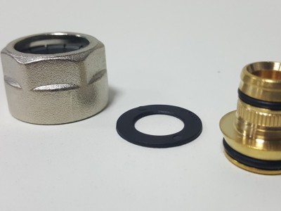 Резьбозажимное соединение Rehau 20 x 2.9 x 3/4" купить Киев